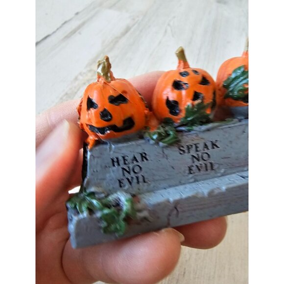 Lemax hear speak see no evil pumpkin tombstone Halloween decor accessory - Picture 7 of 9